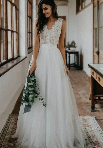 Ladies sleeveless dress shift -Romantic Scalloped V-neck Tulle Lace A Line Floor-length Sleeveless Wedding Dress