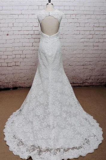 Ladies sleeveless dress airy -Lace Sleeveless Mermaid Bridal Gown With Scalloped V-Neck