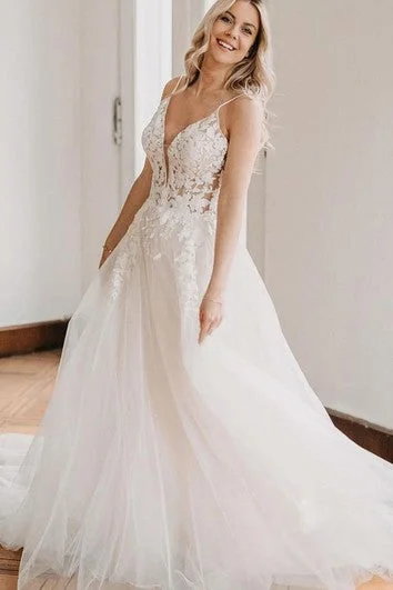 Ladies sleeveless dress round neck -Bohemian Spaghetti V-neck A Line Ball Gown Floor-length Sleeveless Wedding Dress With Appliques